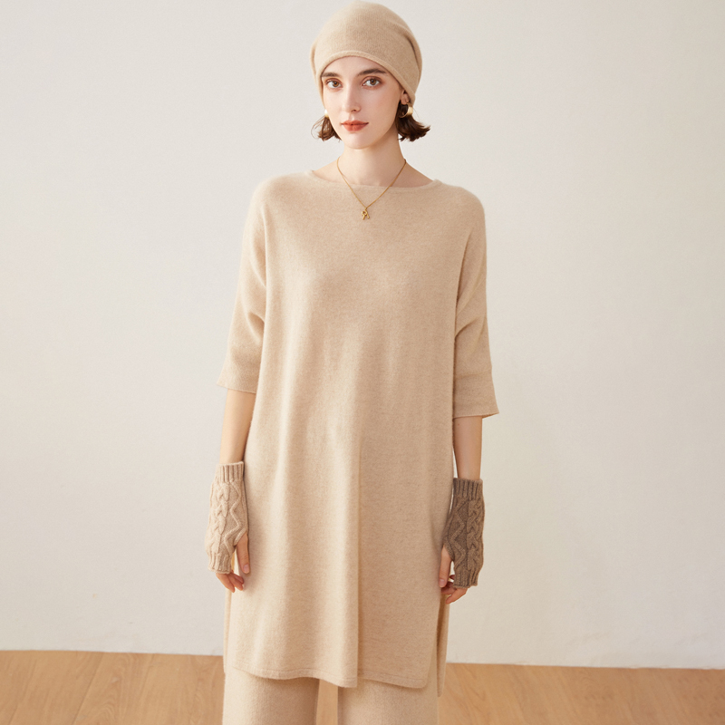 JERSEY KNIT DRESS WITH THREE QUARTER SLEEVE & HEM SLIT
